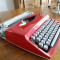 masina de scris rosie deosebita ideal cadou