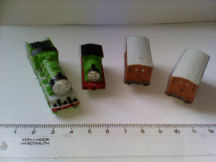 bnk jc Thomas &amp; Friends - lot 4 figurine