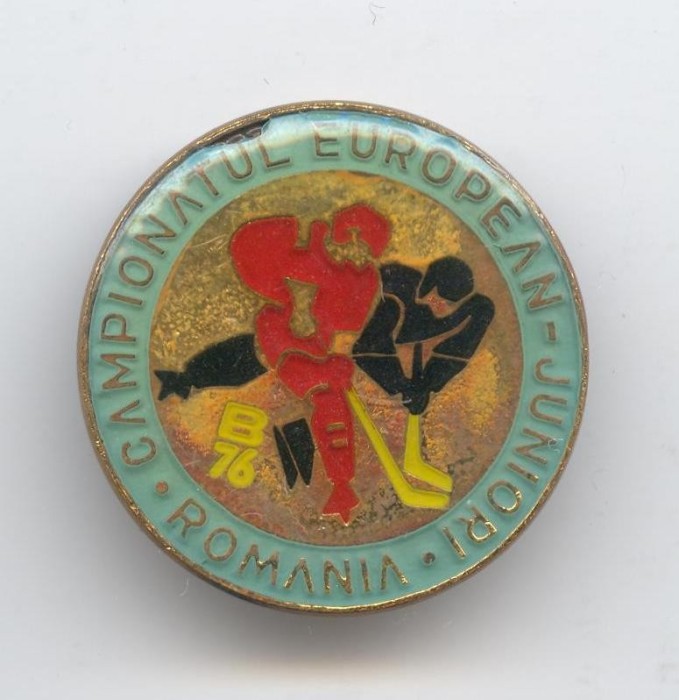 HOCHEI pe GHEATA - CAMPIONATUL EUROPEAN de JUNIORI ROMANIA 1976 Insigna SPORT foto mare HOCHEI pe GHEATA - CAMPIONATUL EUROPEAN de JUNIORI ROMANIA 1976 Insigna SPORT foto mare