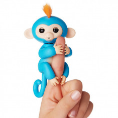 Maimutica interactiva Happy Monkey &amp;amp;#8211; Fingerlings albastru &amp;amp;#8211; blue foto