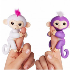 Maimutica interactiva Happy Monkey fingerlings culoare alb foto