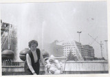 Bnk foto - Ploiesti - Vedere din parc inspre Galeriile comerciale - anii `80, Alb-Negru, Romania de la 1950, Cladiri