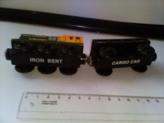 bnk jc Thomas si prietenii - Locomotiva de lemn Iron Bert cu vagon foto
