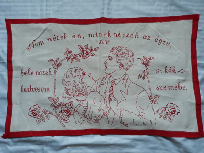 CUSATURA BRODERIE VECHE MAGHIARA - PERETAR - FOARTE POPULAR IN ANII 1950 foto