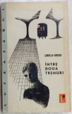 Cumpara ieftin CORNELIU OMESCU - INTRE DOUA TRENURI (volum de debut/EPL 1965)[pref.G.DIMISIANU]