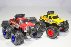 Set 2 masini monster truck cu telecomanda foto