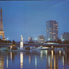 Franta - CP necirc. - Paris - Turnul Eiffel,Statuia Libertatii si raul Sena