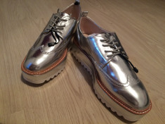 Pantofi argintii Zara foto