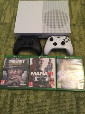 Vand Xbox One S 500 GB+2 controlere+4 jocuri foto