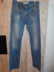 Vand blugi originali Levi&amp;#039;s marime 32x32 foto