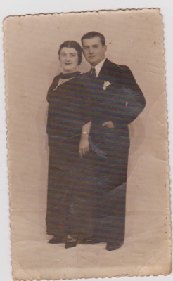 CARTE POSTALA TINERI RESPECTABILI foto