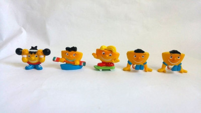 Lot 5 figurine Findus 91 si 92, sportivi, cauciuc, vechi, vintage, colectie, 3cm foto