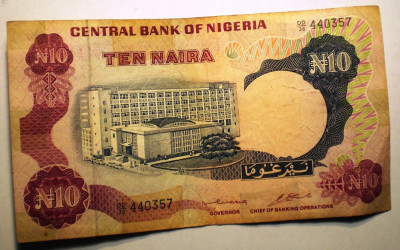 239 NIGERIA 10 NAIRA ND 1973-78 SR. 357 foto