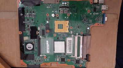 Placa de baza laptop Fujitsu Siemens Amilo Pro V3515 50-71142-07 DEFECTA!! foto