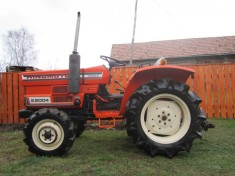 Tractor japonez 4x4 foto