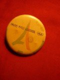 Insigna Preolimpiada Paris 1992 , metal si email ,d= 3,7 cm