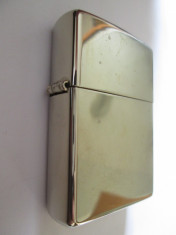 Bricheta colectie functionala Zippo din 2005 -&amp;#039;&amp;#039;H05&amp;#039;&amp;#039; foto