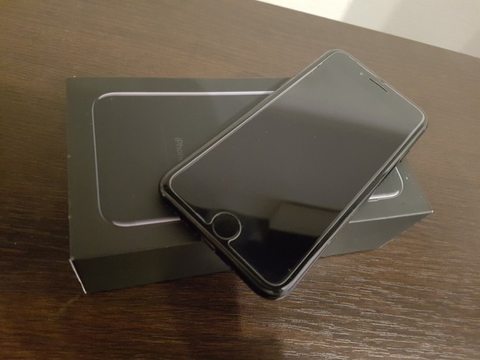 Apple iPhone 7,black, 128 GB, codat orange, la cutie, garantie foto mare Apple iPhone 7,black, 128 GB, codat orange, la cutie, garantie foto mare