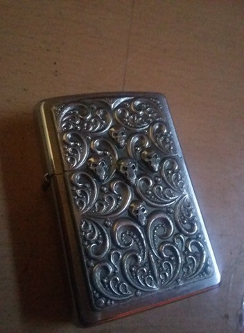 Bricheta vintage originala Zippo,bricheta cu cranii omenesti de  colectie,T.GRAT, De buzunar | Okazii.ro