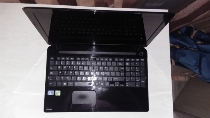 Toshiba Sattelite- i3 2.4Ghz,12 GB RAM,500 GB HDD,GeForce GT 710M 2GB foto mare Toshiba Sattelite- i3 2.4Ghz,12 GB RAM,500 GB HDD,GeForce GT 710M 2GB foto mare