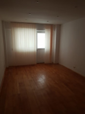 Ofer spre inchiriere Apartament 2 camere foto