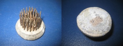 Scula stativ vechi bronz sau plumb cu ace din alama. foto