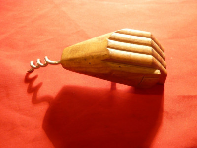 Tirbuson si desfacator capace- Mana sculptata in lemn , h= 12 cm foto