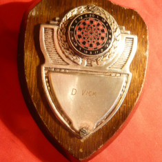 Placheta veche - Premiu Darts -argint sau metal placat cu argint-pe suport lemn