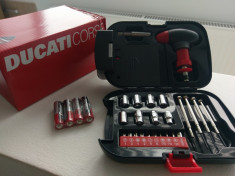 Ducati Corse Trusa Auto Lanterna LED + Accesorii NOU ! foto