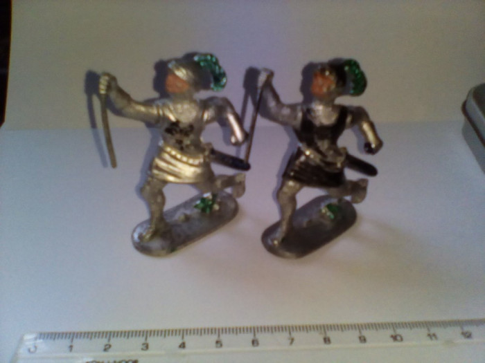 bnk jc Lot 2 figurine de plastic - soldati medievali - Germania