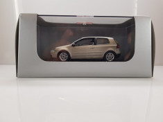 Macheta VW Golf V Schuco 1/43 foto