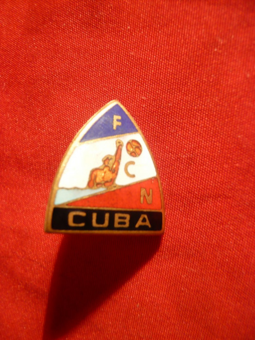 Insigna Federatia Cubaneza de Natatie , metal si email , h= 2 cm