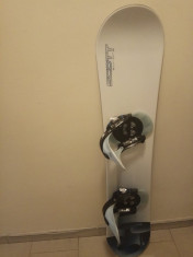 Snowboard aurora scott 145 cm + legaturi Burton Custom SI foto