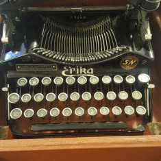 Masina de scris antica