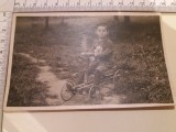 Fotografie Copil cu masinuta, kart, jucarie, interbelica, Romania 1900 - 1950