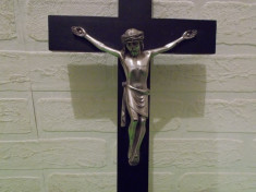 Superb CRUCIFIX metalic pe suport de lemn foto