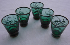 Set de cinci pahare vechi din sticla verde frumos argintate - anii 1930 foto