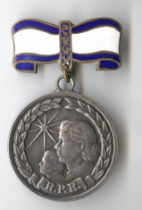 Medalia MATERNITATII clasa a 1a RPR - Rara - Republica Pupulara Romana 1950 foto