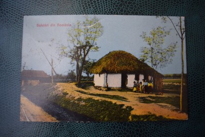 AKVDE18 - Carte postala - Salutari din Romania - Sat taranesc foto