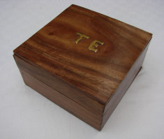 Frumoasa cutie pentru ceai din lemn de esenta exotica foto