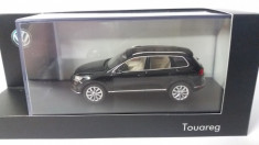 macheta metal vw touareg negru metal - herpa, scara 1/43, model dealer vw. foto