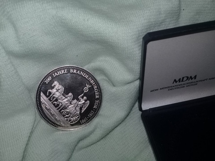 Moneda/Medalie,Aniversarea a 200 de ani de existenta a Portii Bandenburg,T.GRATU