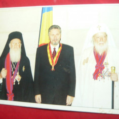 Fotografie- Pres. Emil Constantinescu si Patriarhul Teoctist , dim.= 15x11 cm