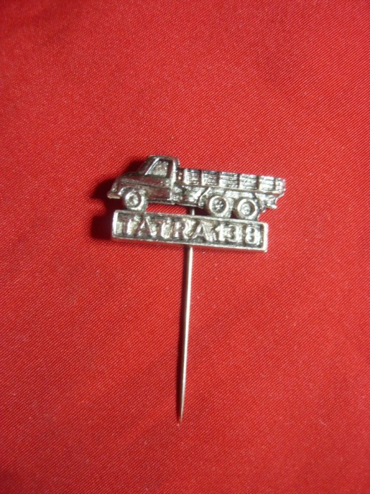 Insigna Camion Tatra 138 ,metal ,L= 2,8 cm