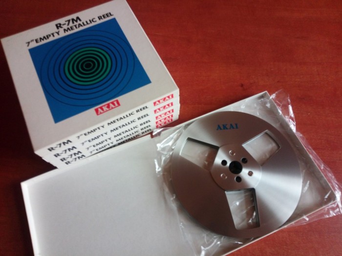 Rola de aluminiu Akai NOS 18cm noua,in cutie,nefolosita Rola de aluminiu Akai NOS 18cm noua,in cutie,nefolosita