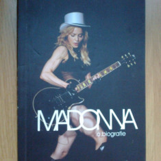 e4 Madonna. O Biografie - Mary Cross