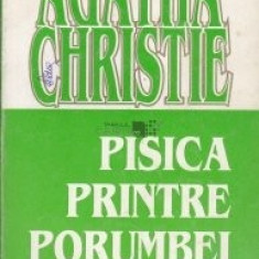 Agatha Christie - Pisica printre porumbei