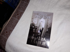 JOANNA TROLLOPE - O ALTA FAMILIE foto