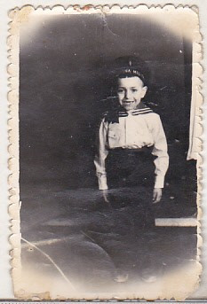bnk foto - Copil in uniforma de marinar - anii `60 foto