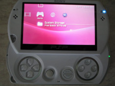 CONSOLA SONY PSP GO N1004 16 GB PERFECT FUNCTIONALA +CABLU DE DATE/INCARCARE foto